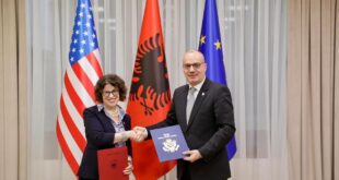 Lajmi i mirë! Lehtësohet lëvizja e shtetasve shqiptarë nga Shqipëria drejt SHBA